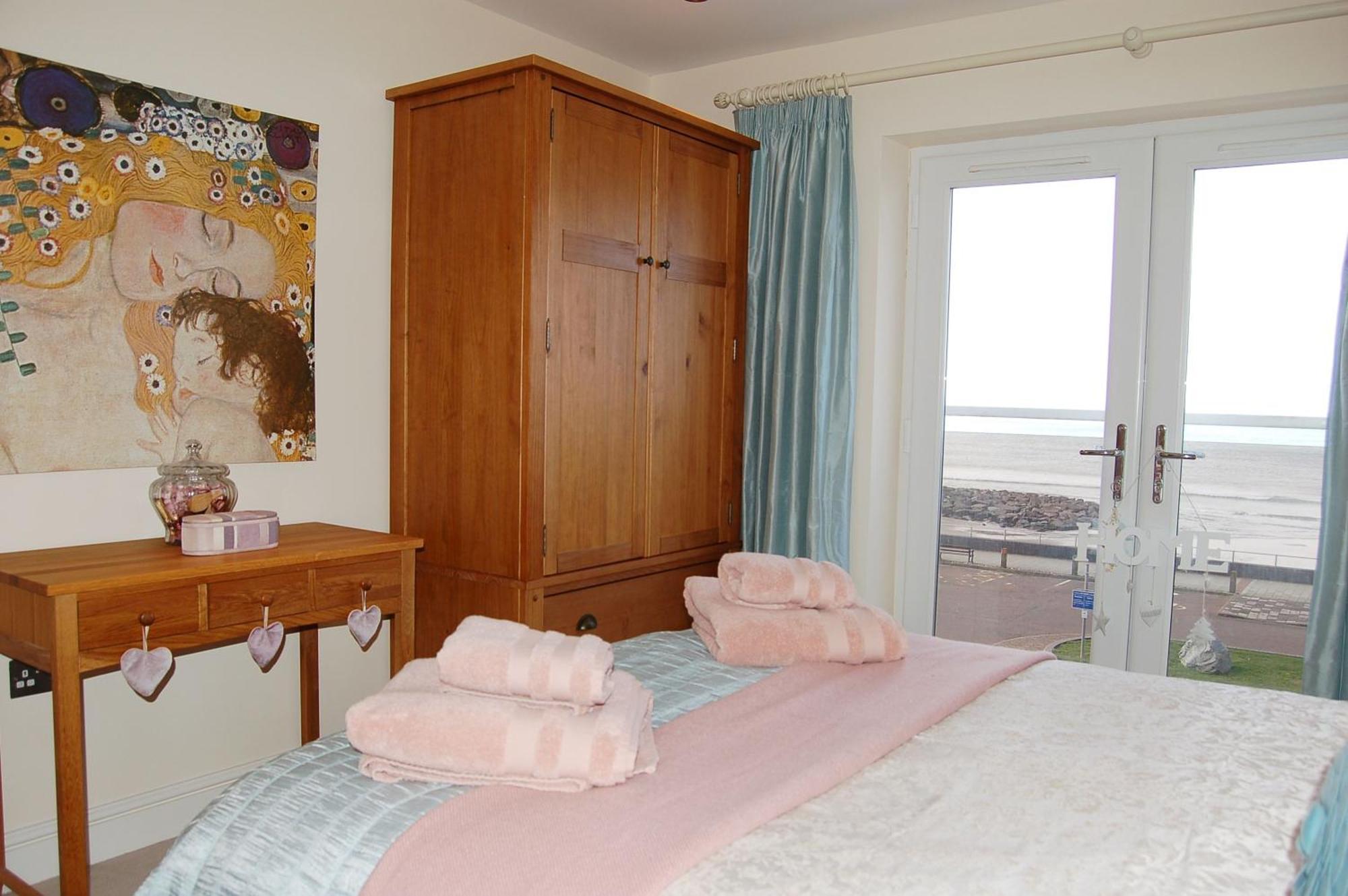 Sunset Bay Beach House In Tywyn Exterior photo