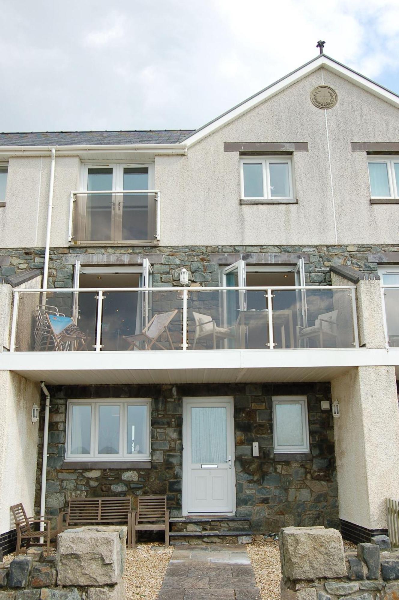 Sunset Bay Beach House In Tywyn Exterior photo