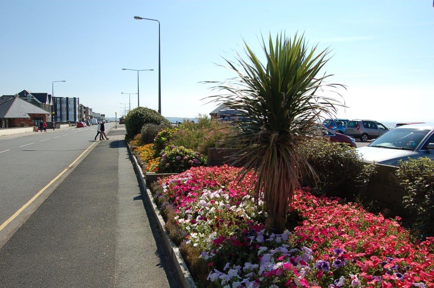 Sunset Bay Beach House In Tywyn Exterior photo